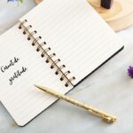 un carnet indiquant carnet de gratitude
